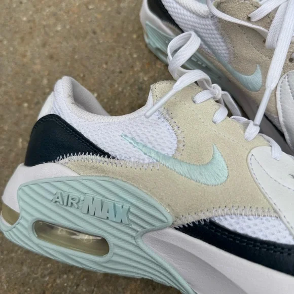 Nike Air Max Excee Shoes Women’s 9 White Glacier Blue Sneaker Active Gym Walking - Picture 2 of 8